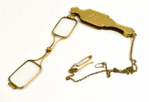 FRENCH 18CT GOLD LORGNETTE 7.3cm long, with fine chevron and chatter mark engraving, stamped with