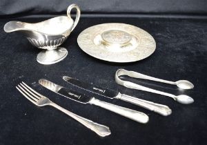 VARIOUS SILVER PLATED ITEMS To include an Elkington & Co silver plated inkwell, depicting