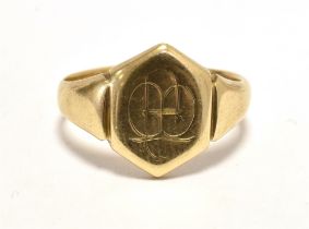 VINTAGE 9CT GOLD SIGNET RING. Monogrammed sheild shape bezel. Birmingham 9.375 hallmark. Ring size