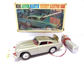 A UNITED [JAPAN] NO.M101, ASTON MARTIN [DB5] SECRET EJECTOR CAR silver, generally good condition (