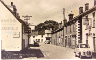 POSTCARDS - GLOUCESTERSHIRE & BRISTOL Approximately 169 cards, including real photographic views