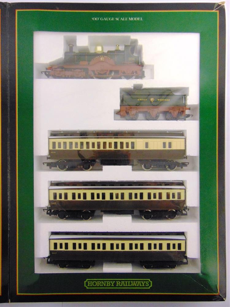 [OO GAUGE]. A HORNBY 'LORD OF THE ISLES' TRAIN PACK comprising a G.W.R. Class 3031 'Dean Single' 4-