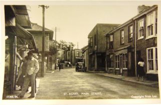 POSTCARDS - CORNWALL Approximately 303 cards, including real photographic views of the Main