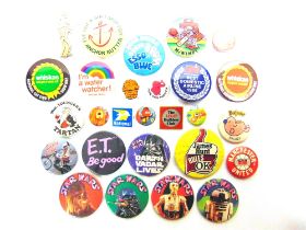 APPROXIMATELY 180 ASSORTED PIN BADGES circa 1970s-80s, including those of Star Wars, Magic