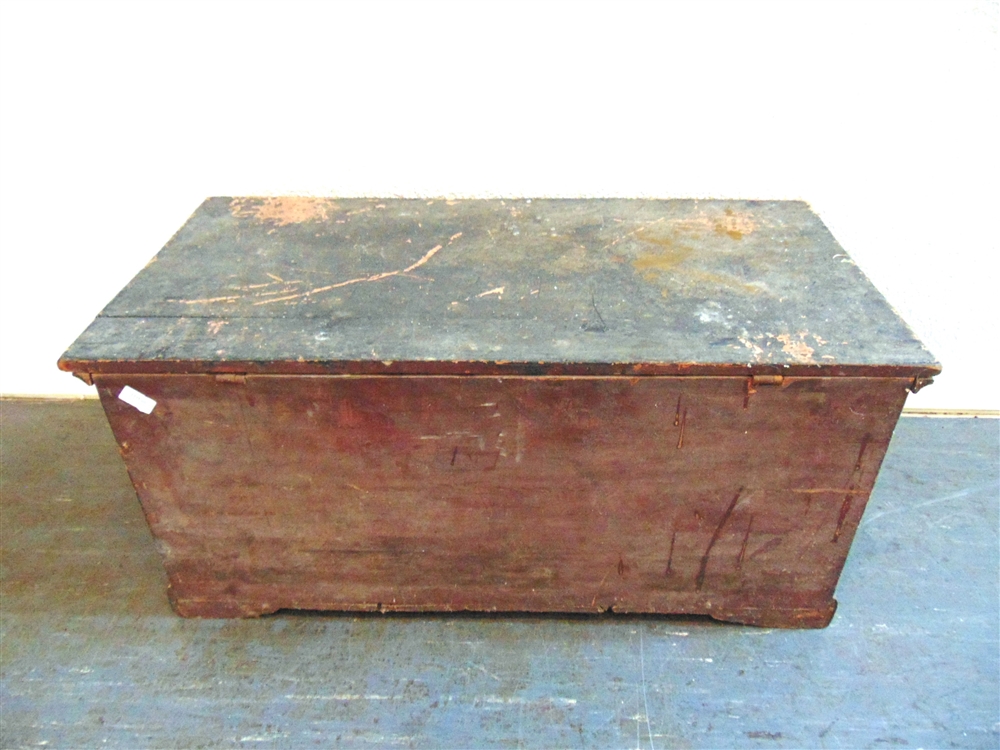 A VICTORIAN EBONIZED PINE BLANKET BOX 46cm high, 96cm wide, 47cm deep. - Image 4 of 4
