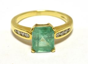 ILIANA TJC 18K EMERALD AND DIAMOND COCKTAIL RING The step cut Emerald measuring 9 x 5mm approx