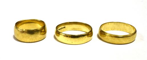 THREE 9CT GOLD BAND RINGS SIZES L T W, Weight 14g