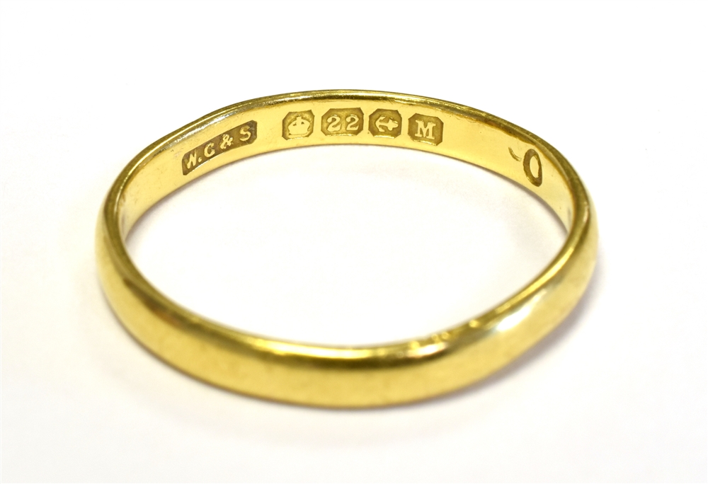 22CT GOLD BAND RING Hallmarked Birmingham 1936, Ring size N1/2, Weight 2g - Image 2 of 2