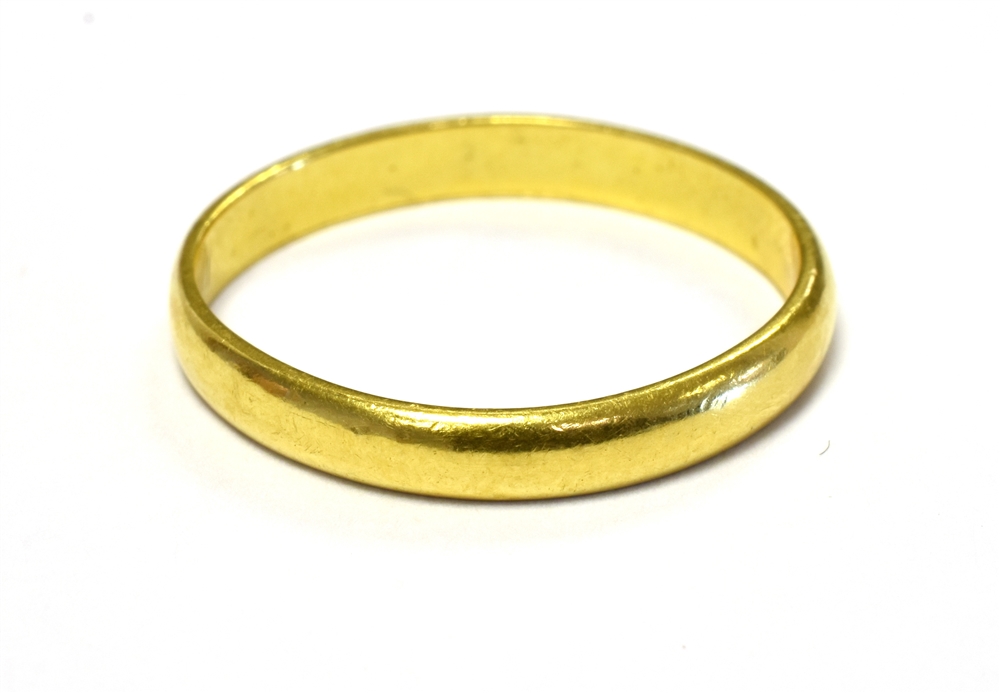 22CT GOLD BAND RING Ring size N, Weight 2.5g