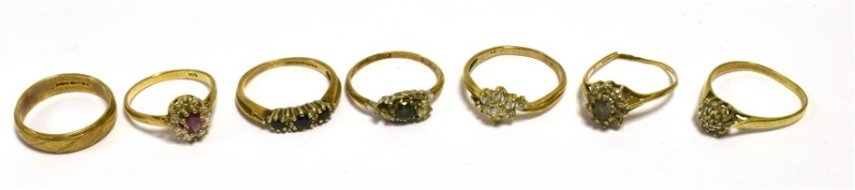 VARIOUS 9CT GOLD & GEM SET RINGS To include sapphire, aquamarine and amethyst set cluster rings, a