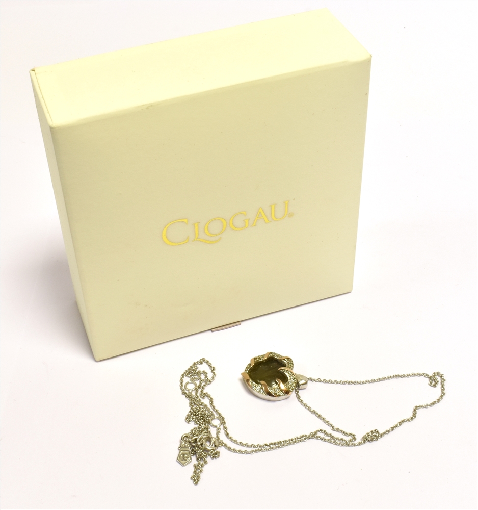 CLOGAU PENDANT & RING SET Heart shaped labradorite cabochons, surrounded by grain set white quartz