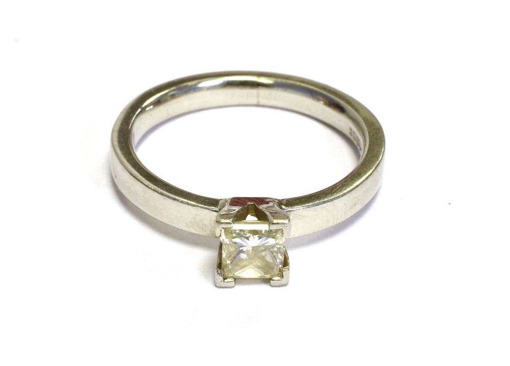 DIAMOND & PLATINUM SOLITAIRE Princess cut diamond estimated in the setting as 0.40 carats, G-H