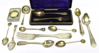 VARIOUS ANTIQUE SILVER ITEMS To include a cased Christening fork and spoon set, hallmarked Chester