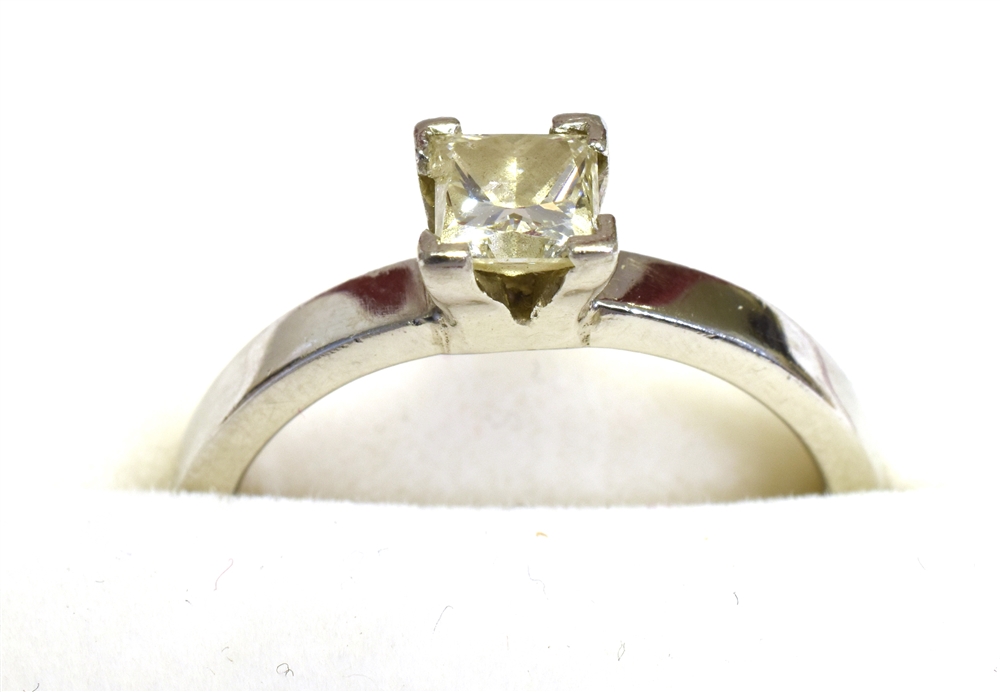 DIAMOND & PLATINUM SOLITAIRE Princess cut diamond estimated in the setting as 0.40 carats, G-H - Image 2 of 5