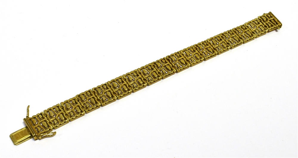 9CT GOLD FANCY LINK BRACELET 18cm long x 13.7mm wide with textured hinged links, secured by a push