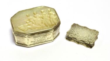 SCOTTISH SILVER SNUFF BOX & VINAIGRETTE Silver mounted Mother of Pear snuff box with carved