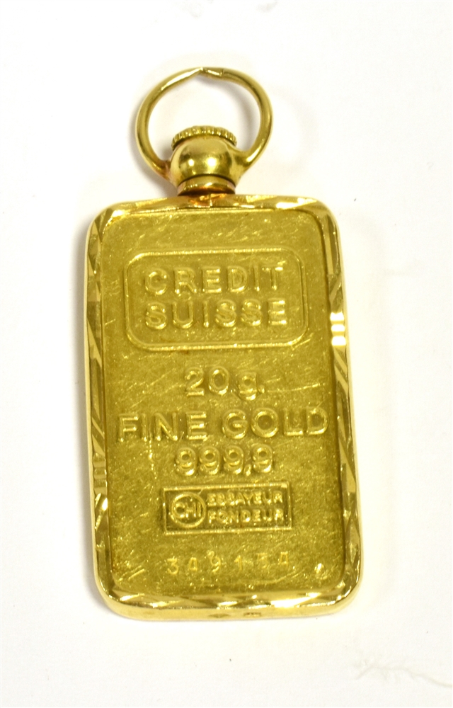 FINE GOLD CREDIT SUISSE INGOT PENDANT Overall pendant dimensions, 4.5cm long x 2.0cm wide, 20 grams,