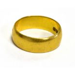 22CT GOLD WEDDING BAND 6.1mm wide plain gold D shaped band, hallmarked 22 Birmingham 1900. Ring size