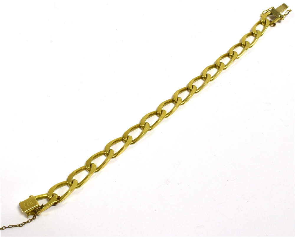 18CT GOLD CURB LINK BRACELET 20cm long x 7.7mm wide, solid filed curb link with concealed tongue