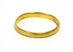 ANTIQUE 22CT GOLD BAND 2.1mm wide, plain gold band, hallmarked 22 Sheffield, ring size J. Weight 1.3