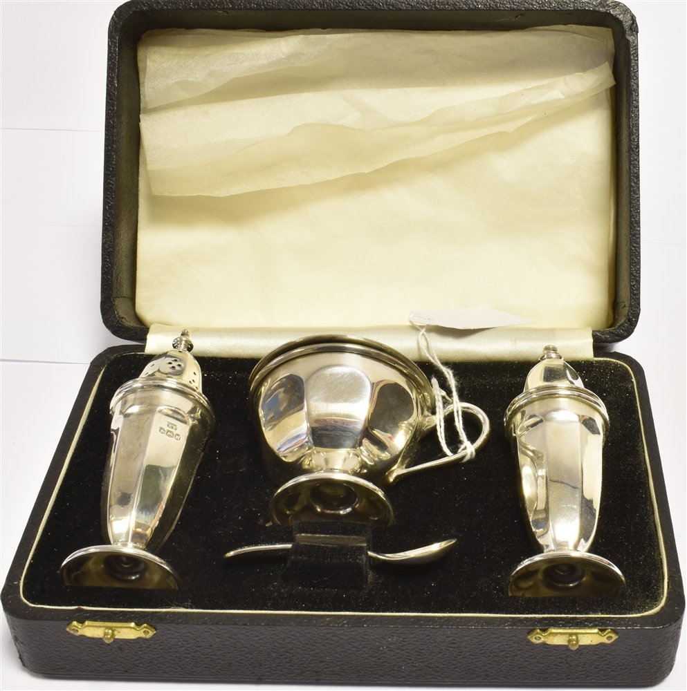 CASED SILVER CRUET SET Hallmarked Sheffield 1955, complete set in original case with blue class - Image 2 of 2