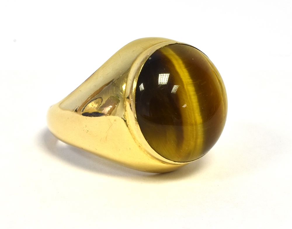 14CT GOLD TIGERS EYE GENTS RING 20.9mm long head, with bezel set cabochon cut tigers eye stone,