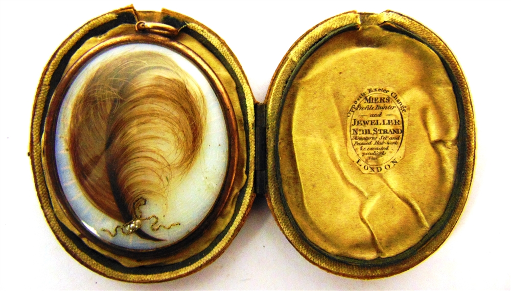 A REGENCY GILT METAL MOURNING LOCKET one side with a monogram and dated 'April 1814', the other side - Image 4 of 6