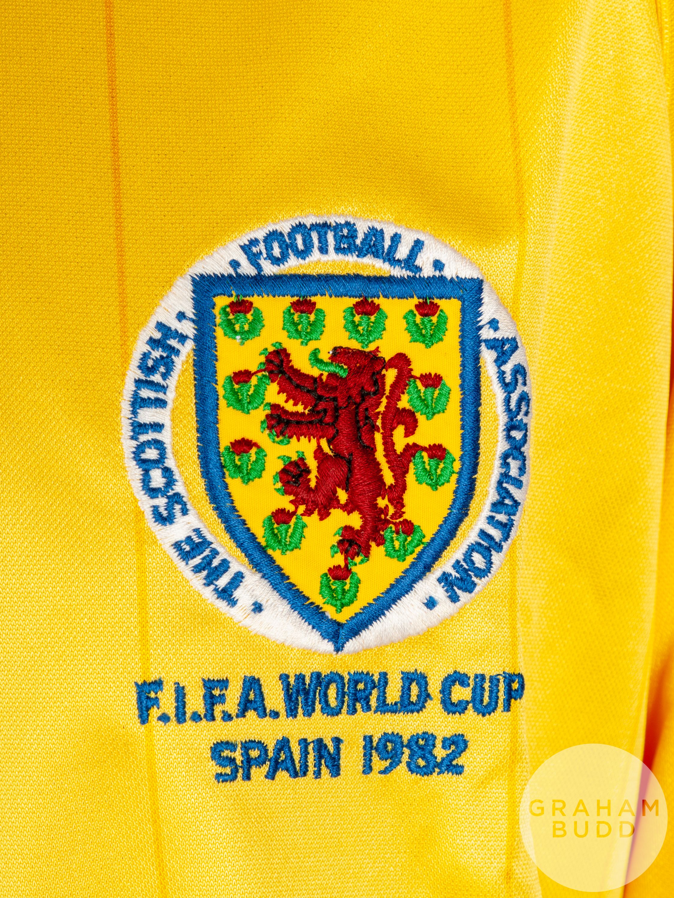 Yellow and blue official Scotland 1982 World Cup goalkeepers shirt, un-numbered - Image 3 of 5