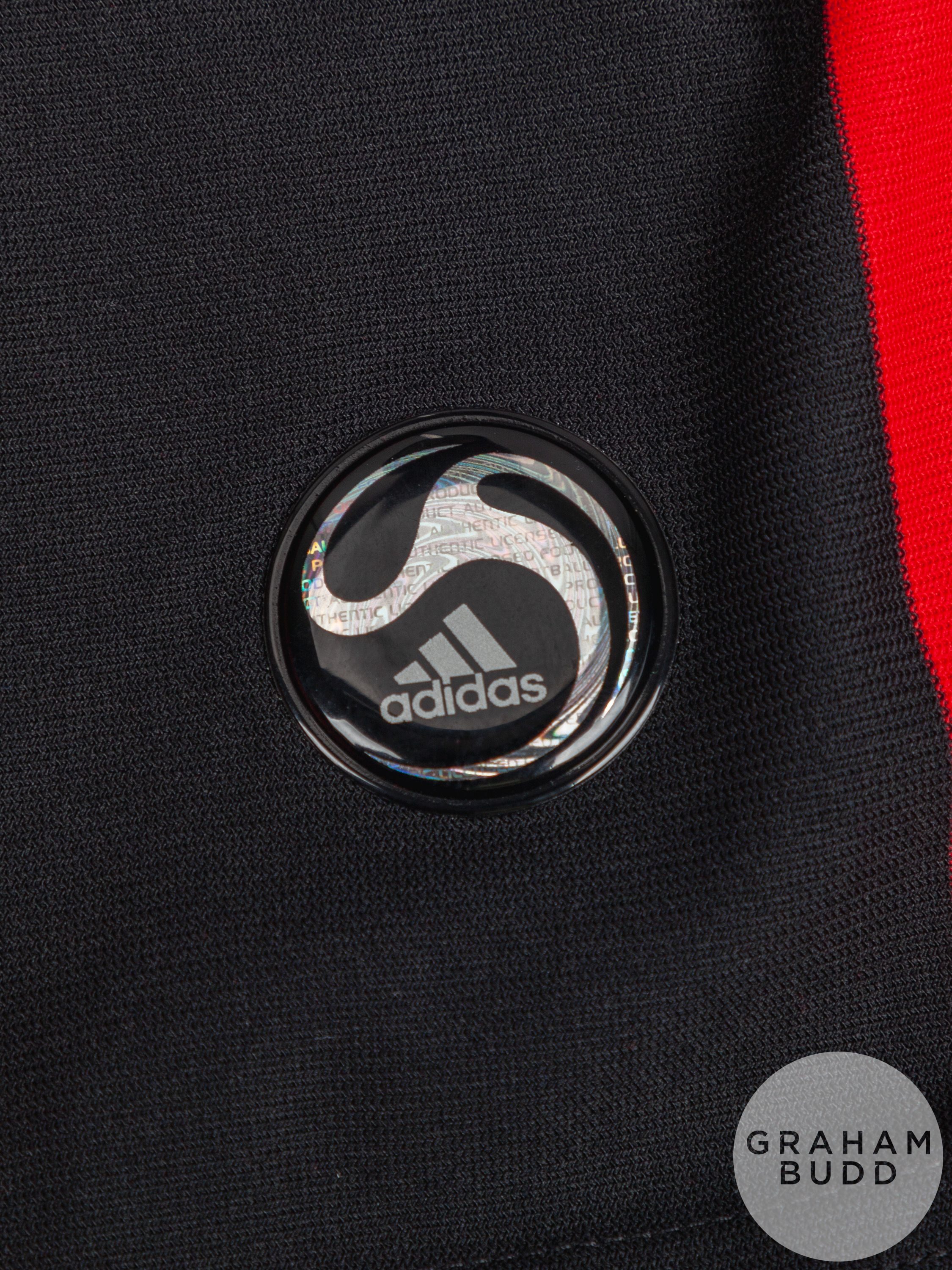 Gennaro Gattuso red and black No.8 AC Milan short-sleeved shirt, 2008-09, - Image 4 of 6