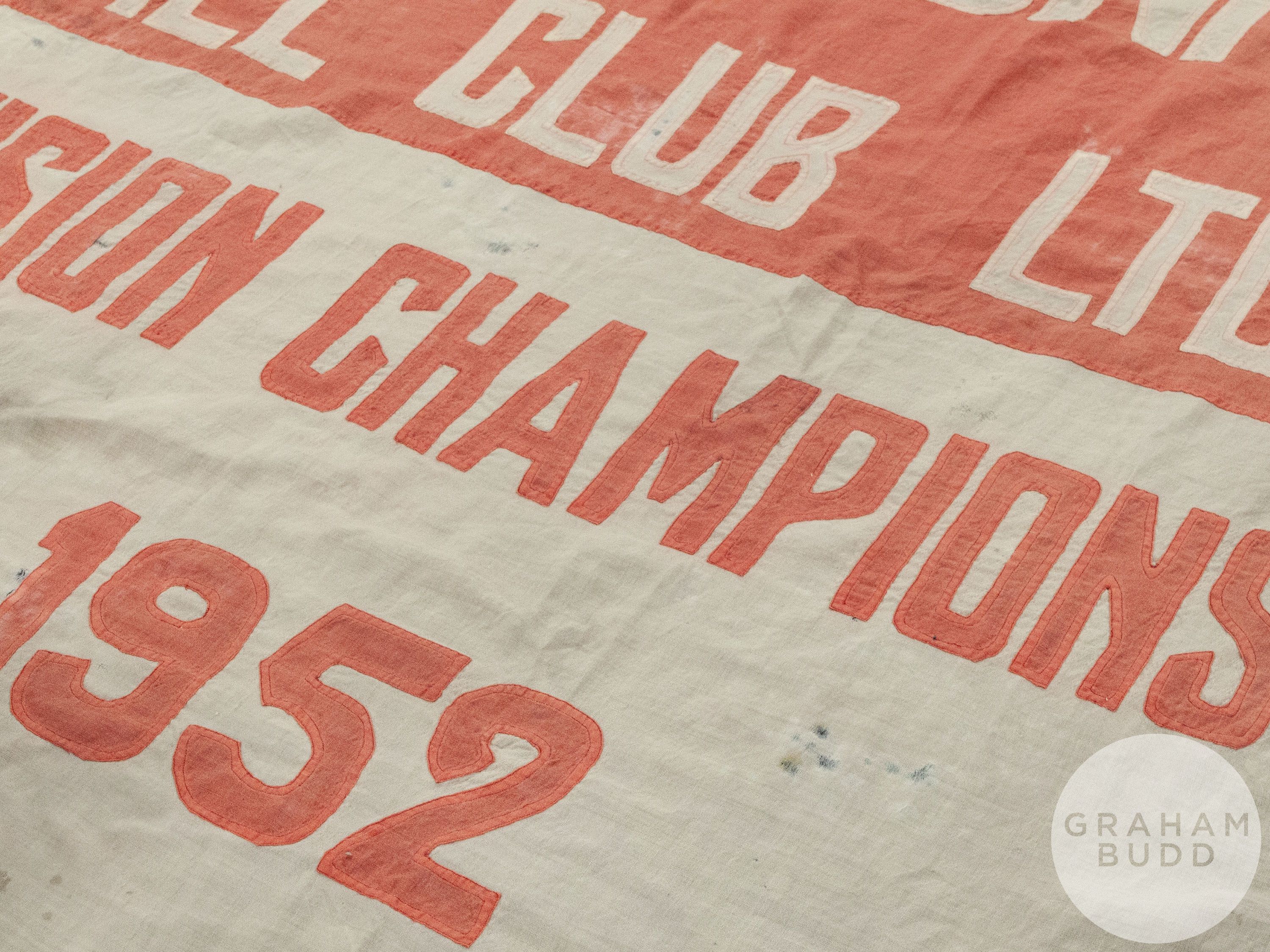 Manchester United large official red and white 1951-1952 First Division Champions flag - Image 2 of 3