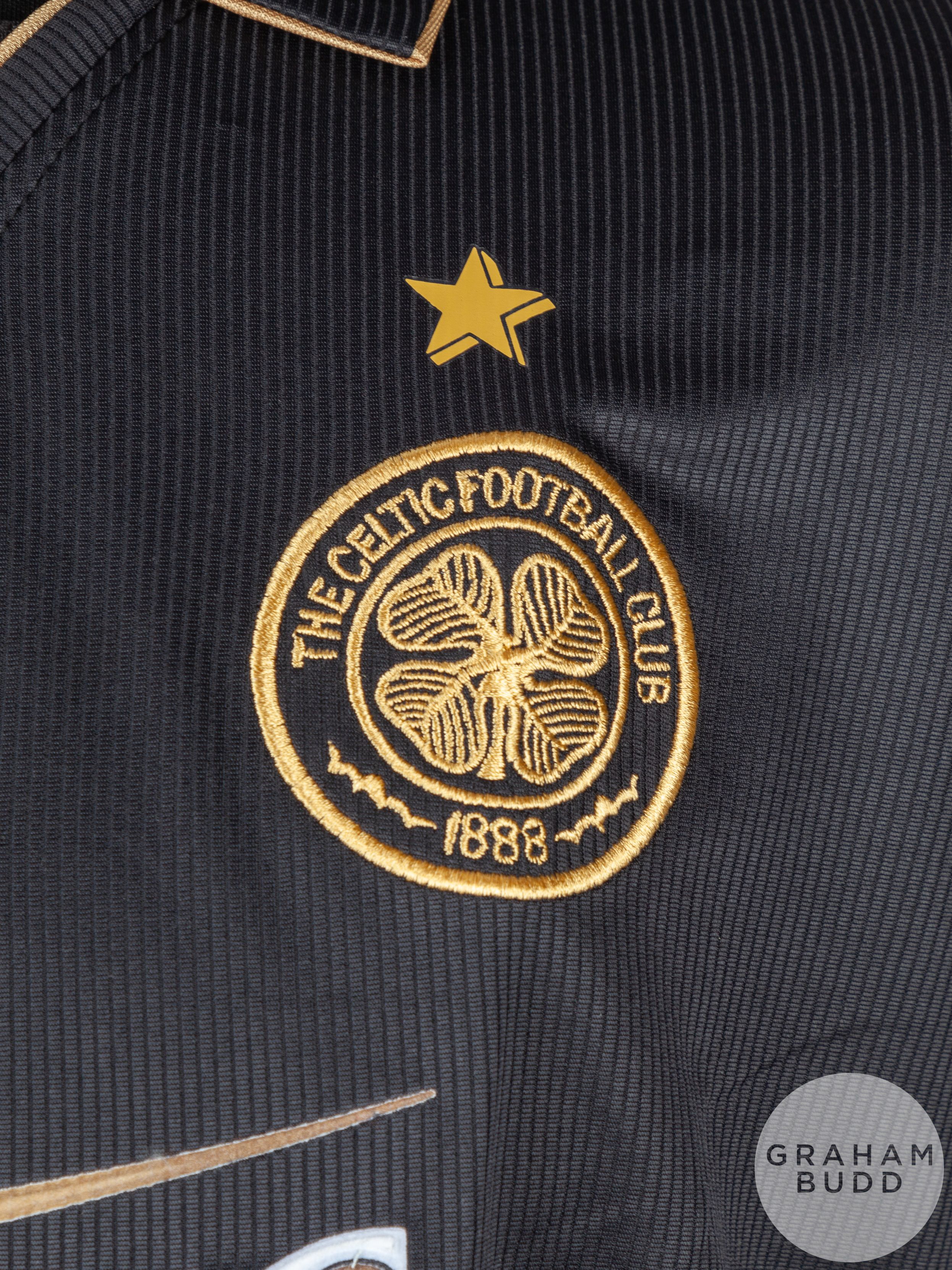 Henrik Larsson black and gold No.7 Celtic short-sleeved shirt, 2003-04, - Image 3 of 5