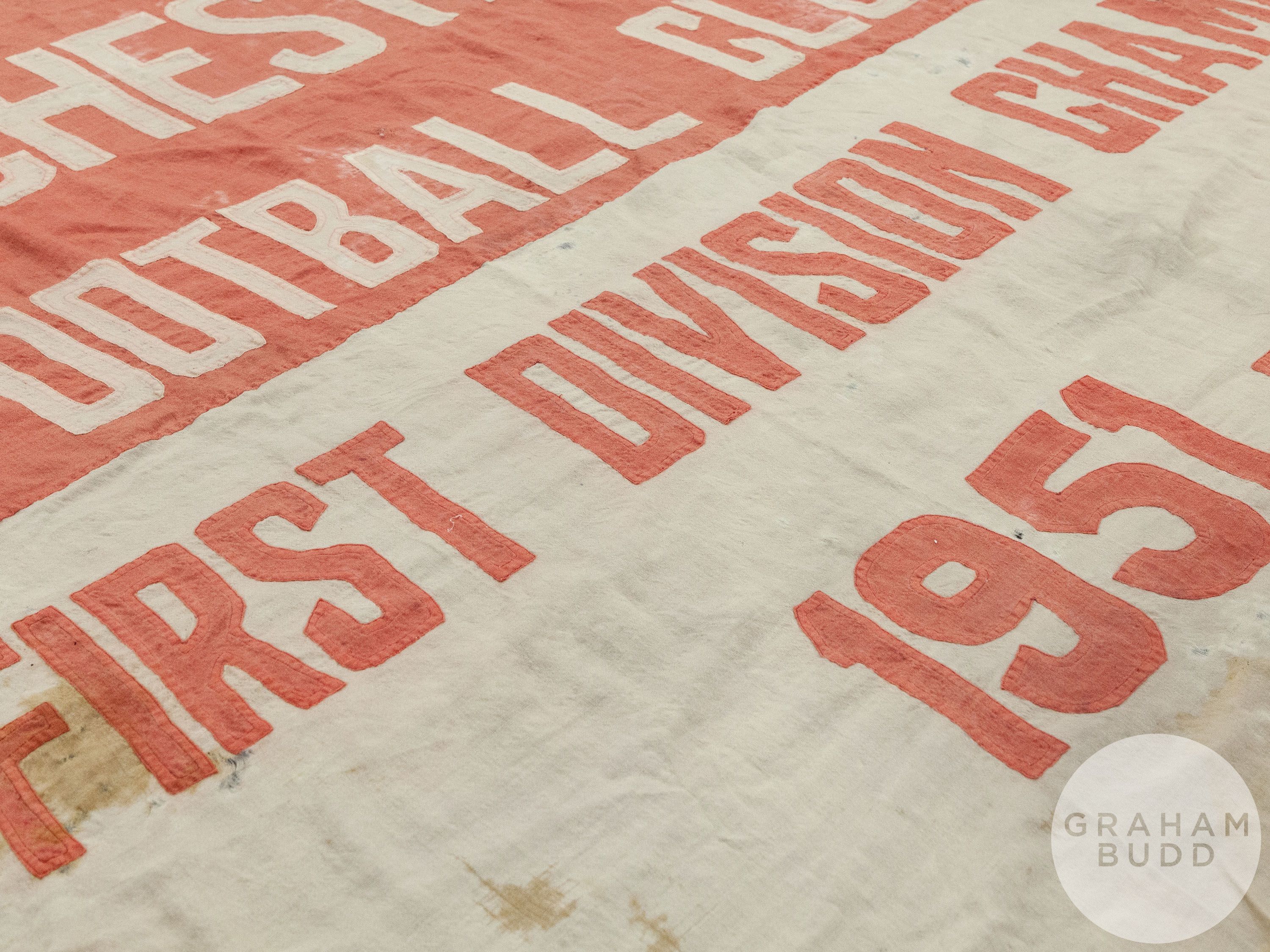 Manchester United large official red and white 1951-1952 First Division Champions flag - Image 3 of 3