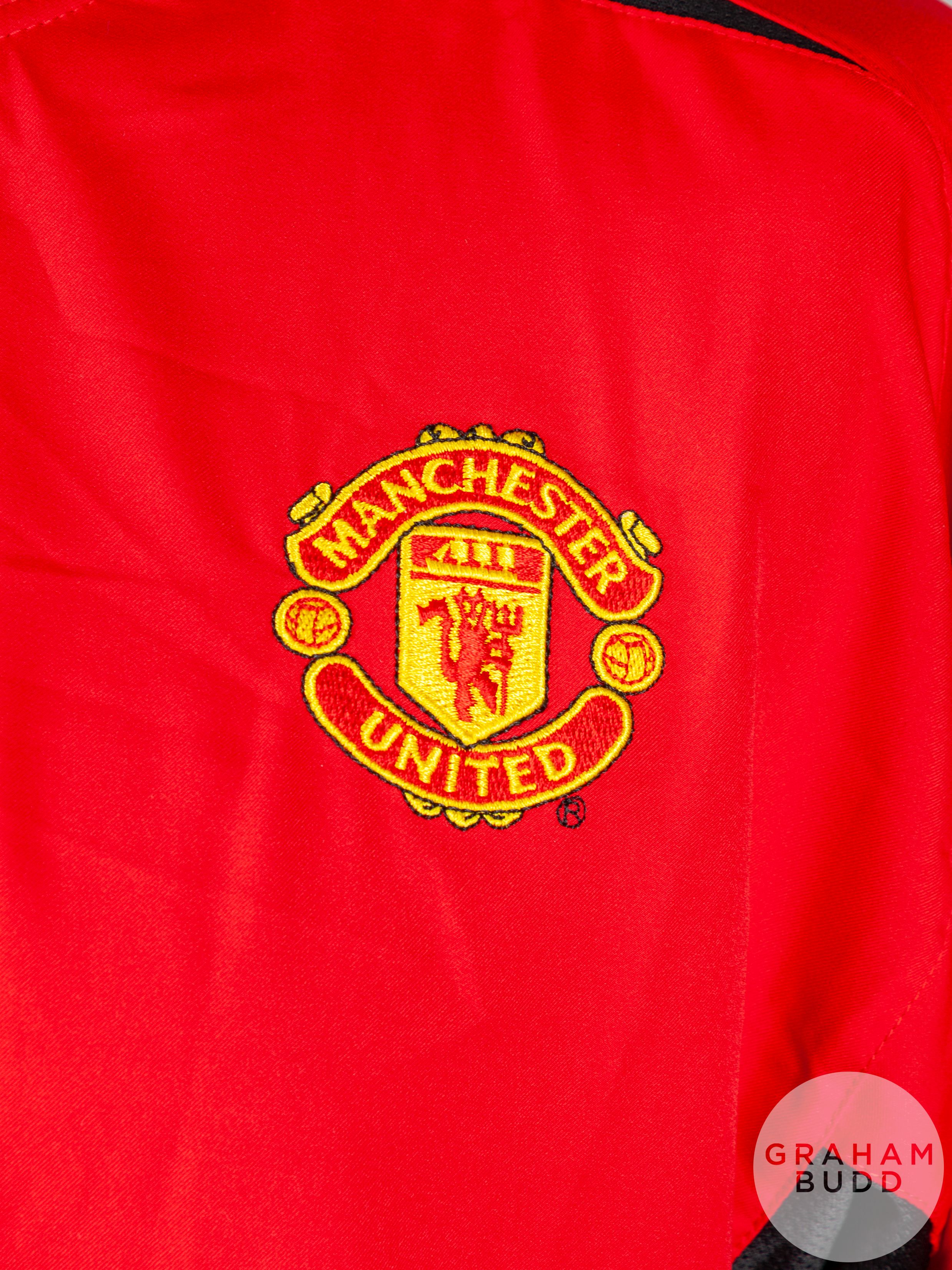 Gary Neville red and black No.2 Manchester United short-sleeve shirt - Image 3 of 5