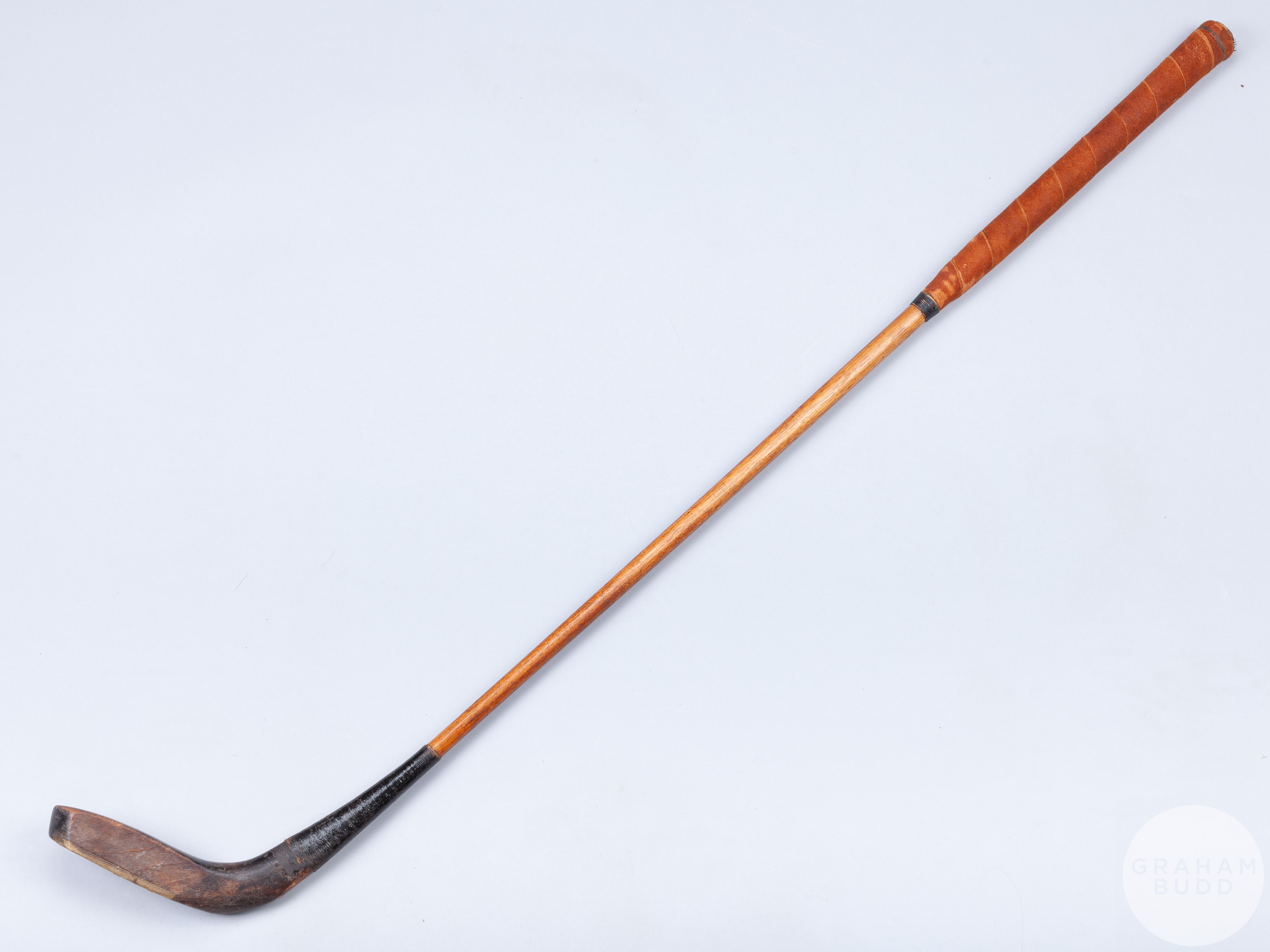 Long-nosed scared-head putter by Peter Paxton of Musselburgh