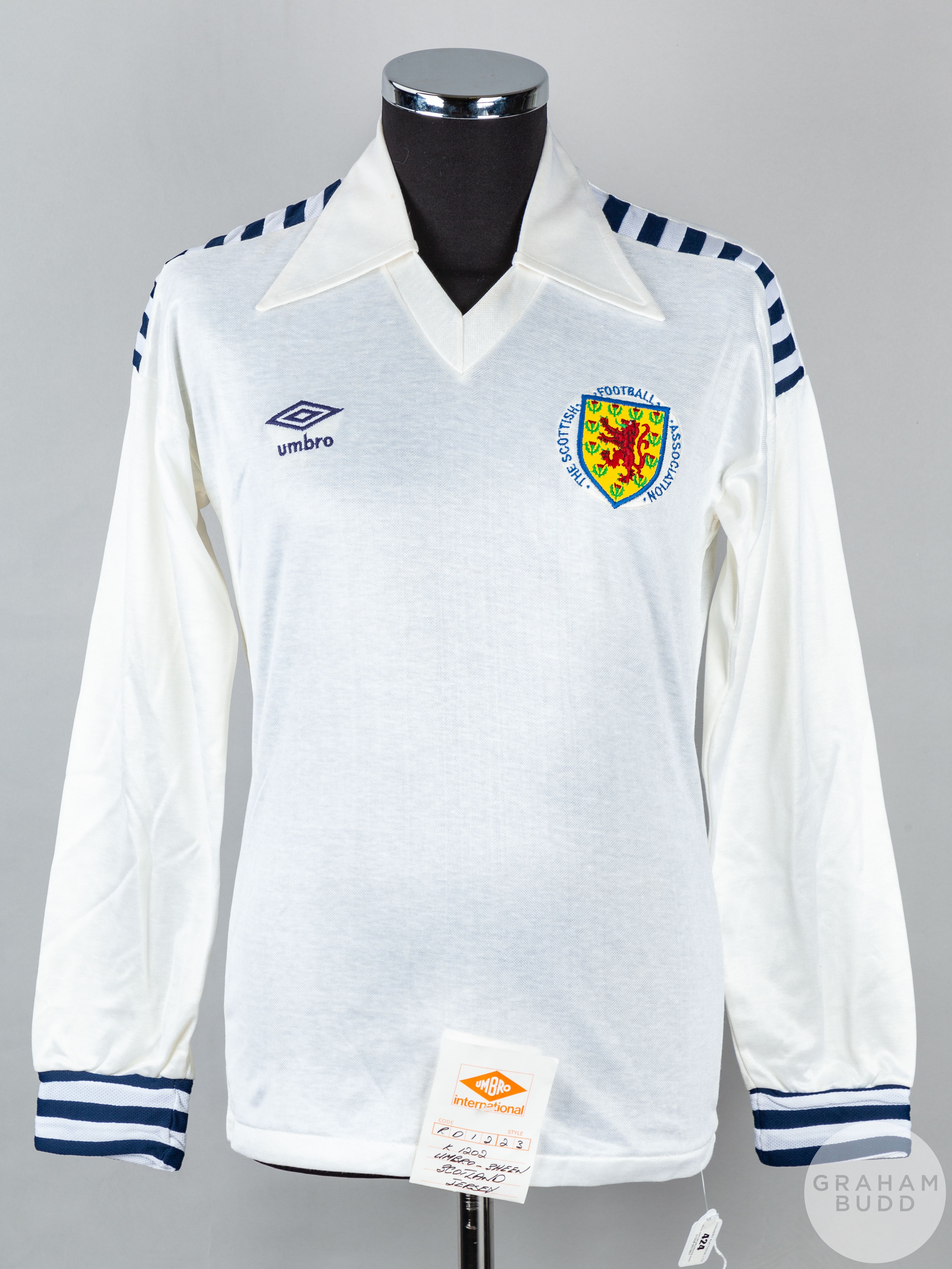 Rare white and blue Scotland International long-sleeved shirt