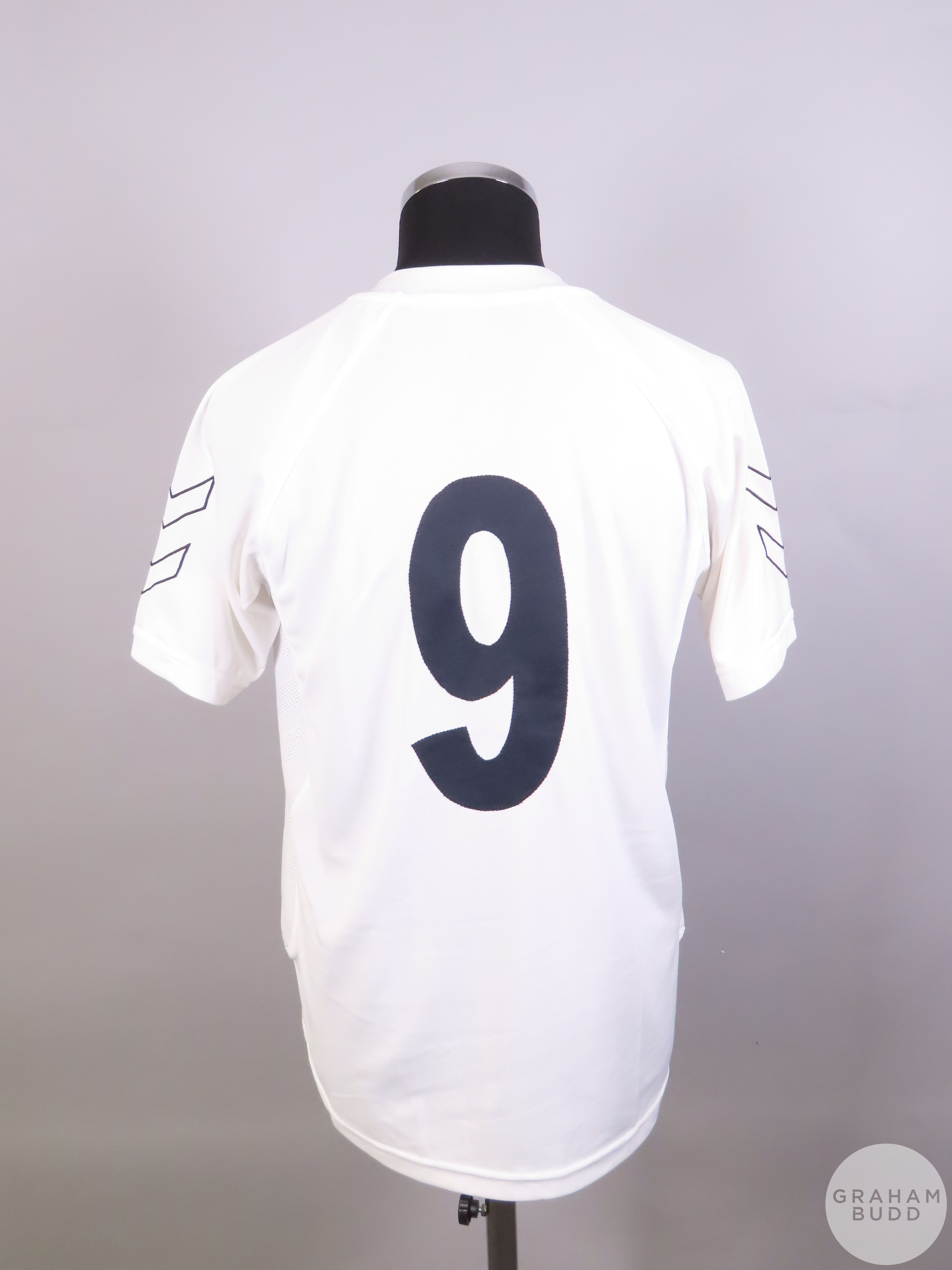 White Armenia No.9 away shirt, 2007, - Image 2 of 2