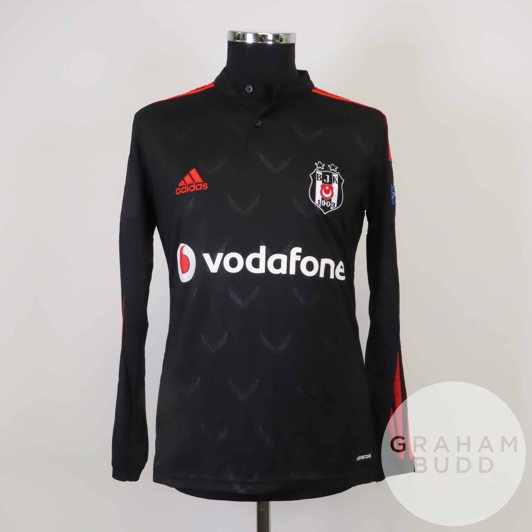 Atiba Hutchinson black and red No.13 Besiktas match worn long-sleeved shirt, 2014-15