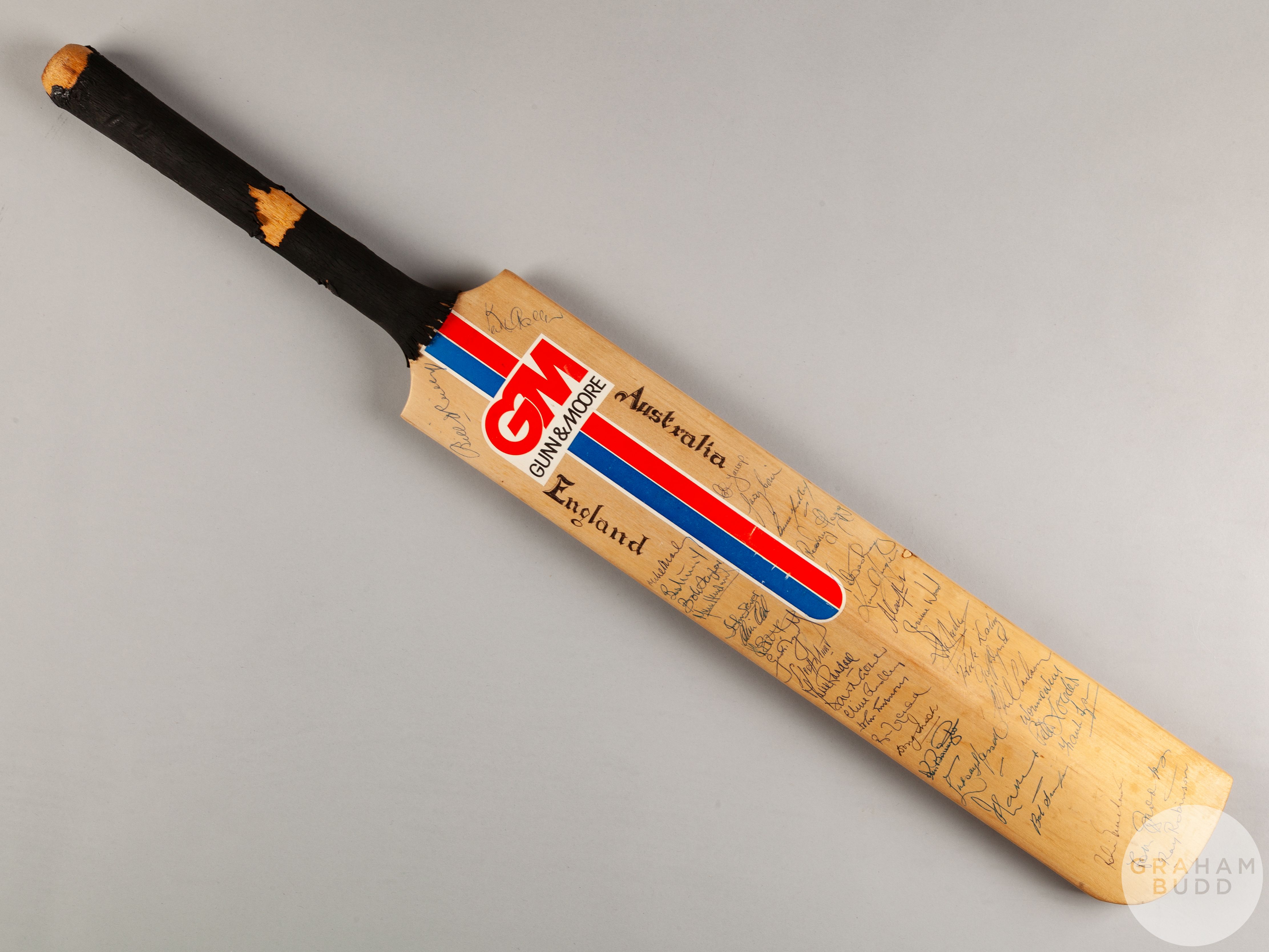 Western Australia team signed Gunn & Moore cricket bat, - Image 2 of 2