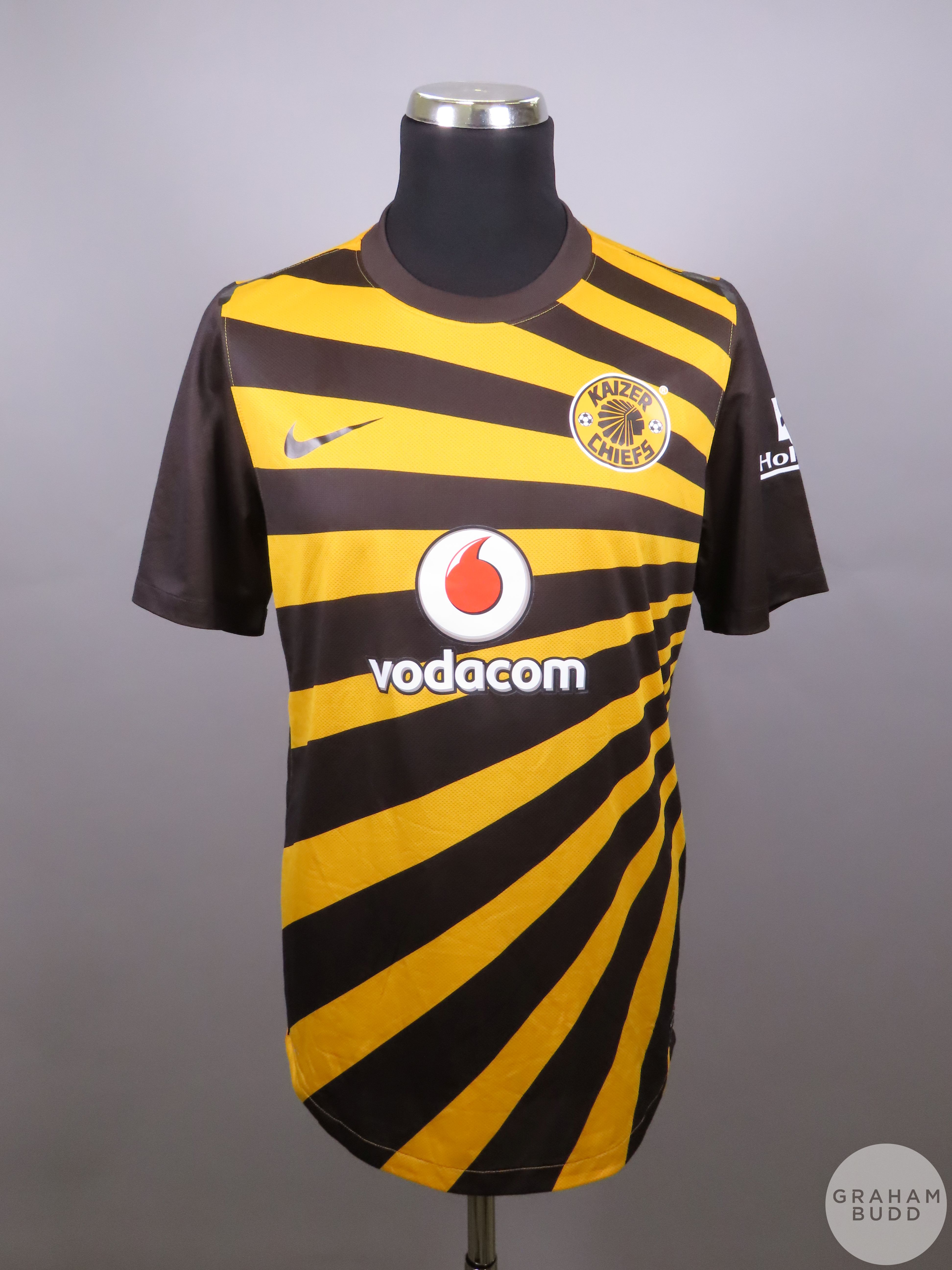 Isaacs yellow and black No.5 Kaiser Chiefs player issue short sleeved shirt 2019-20, Nike L