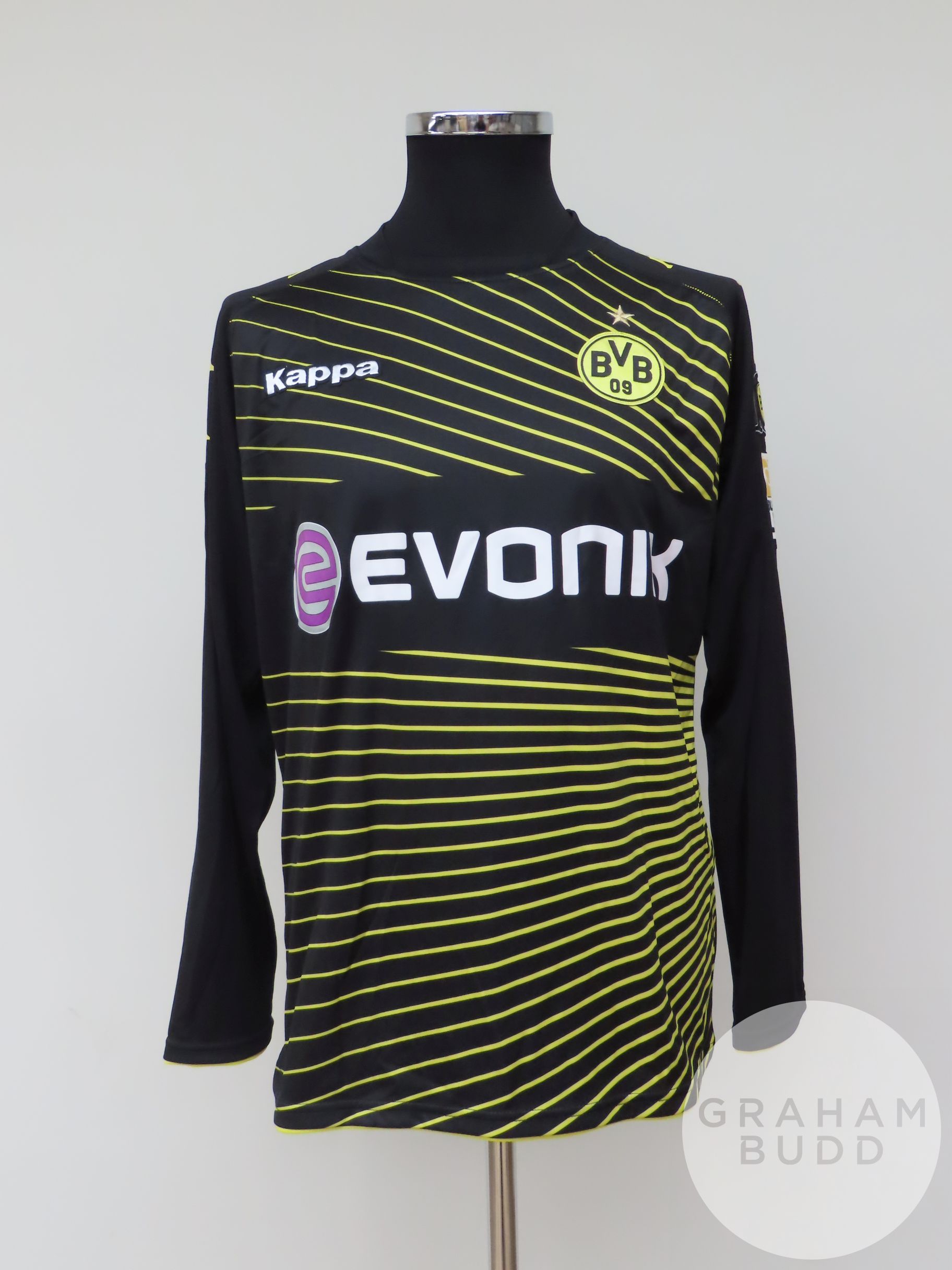 Nelson Valdez black and yellow Borussia Dortmund no.9 away shirt, 2009-10,