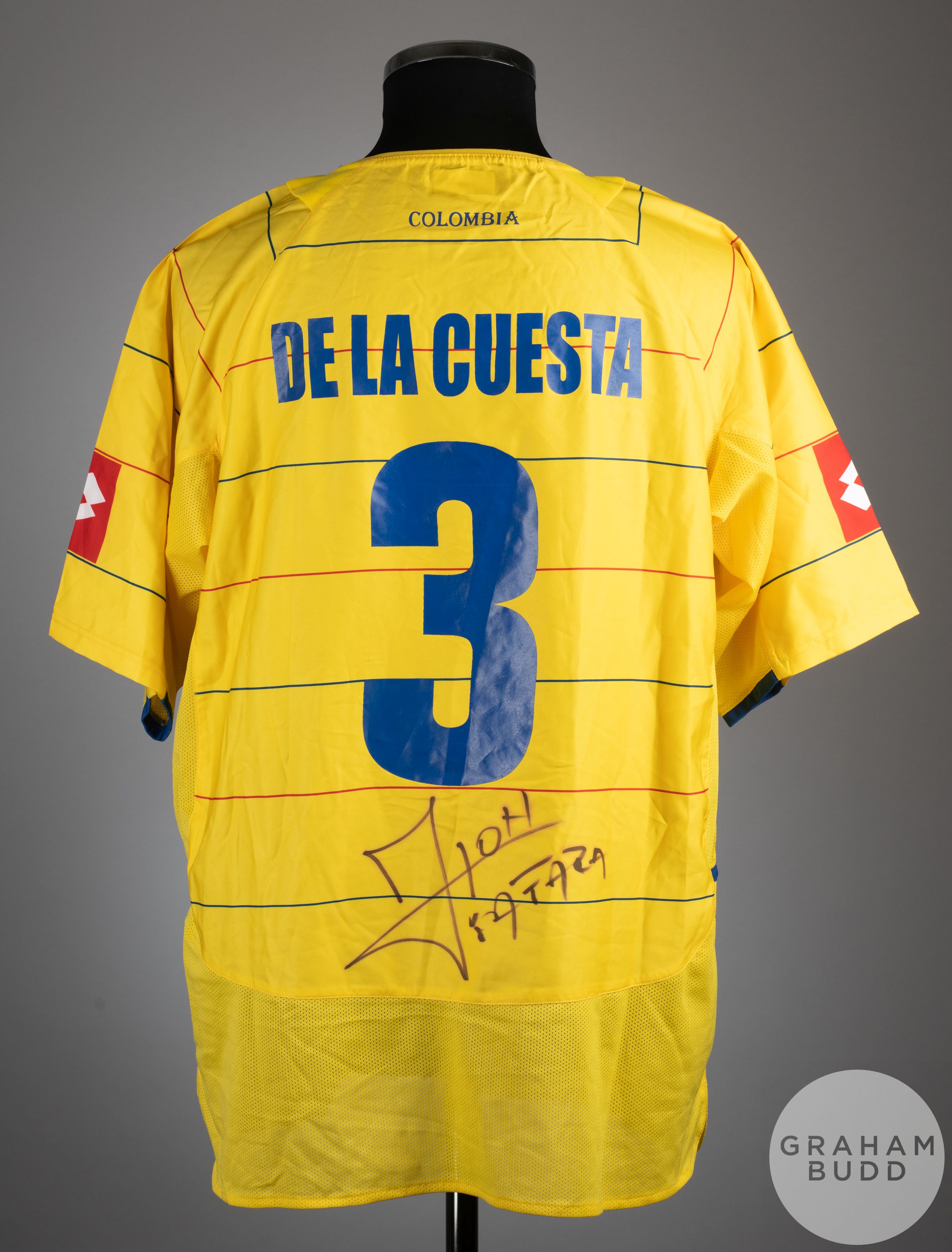 Jose de la Cuesta signed yellow No.3 Colombia short sleeved shirt, 2004 - Bild 2 aus 2