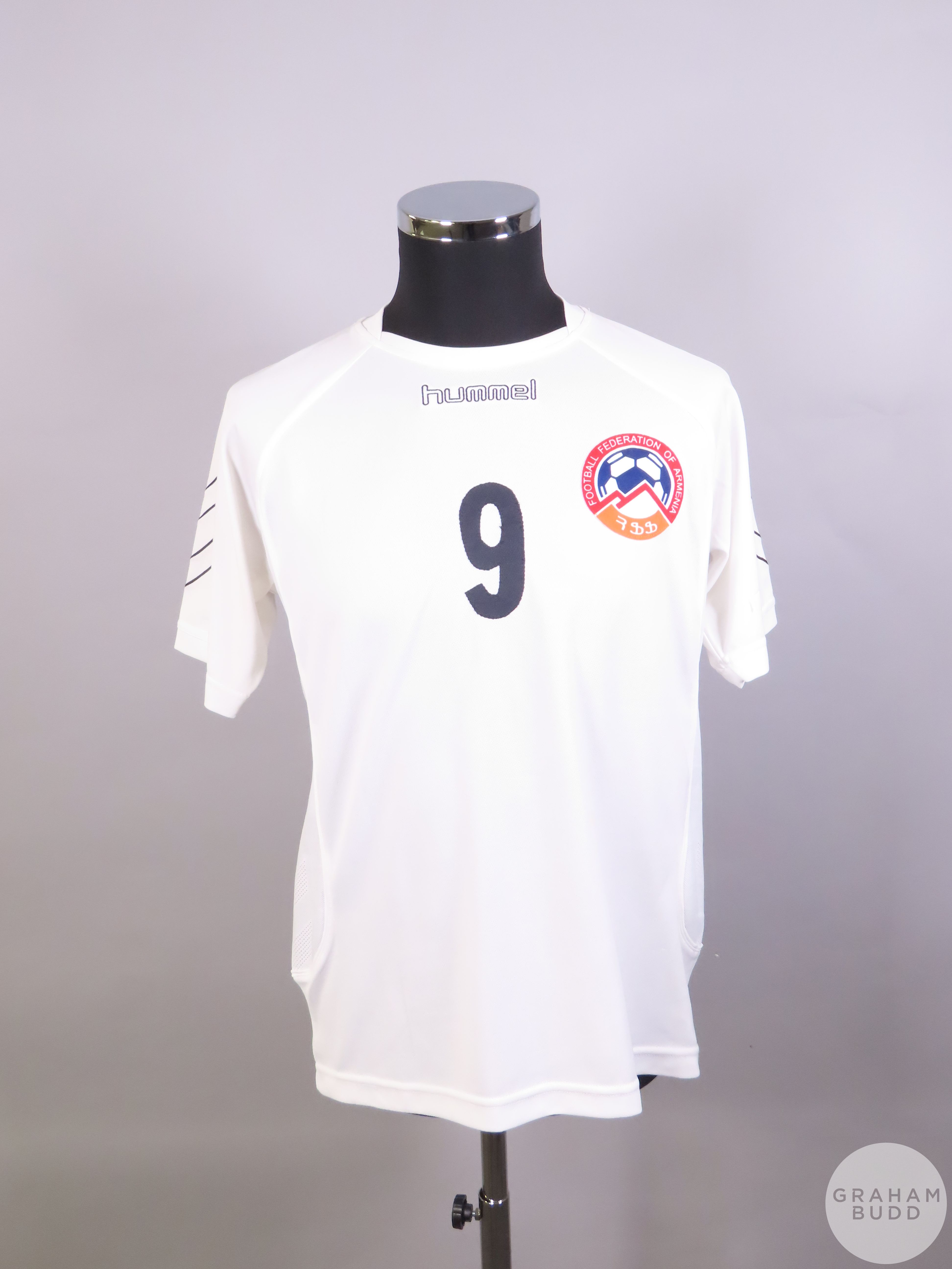 White Armenia No.9 away shirt, 2007,