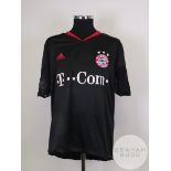 Owen Hargreaves black and red No.23 Bayern Munich Champions League shirt, 2004-05