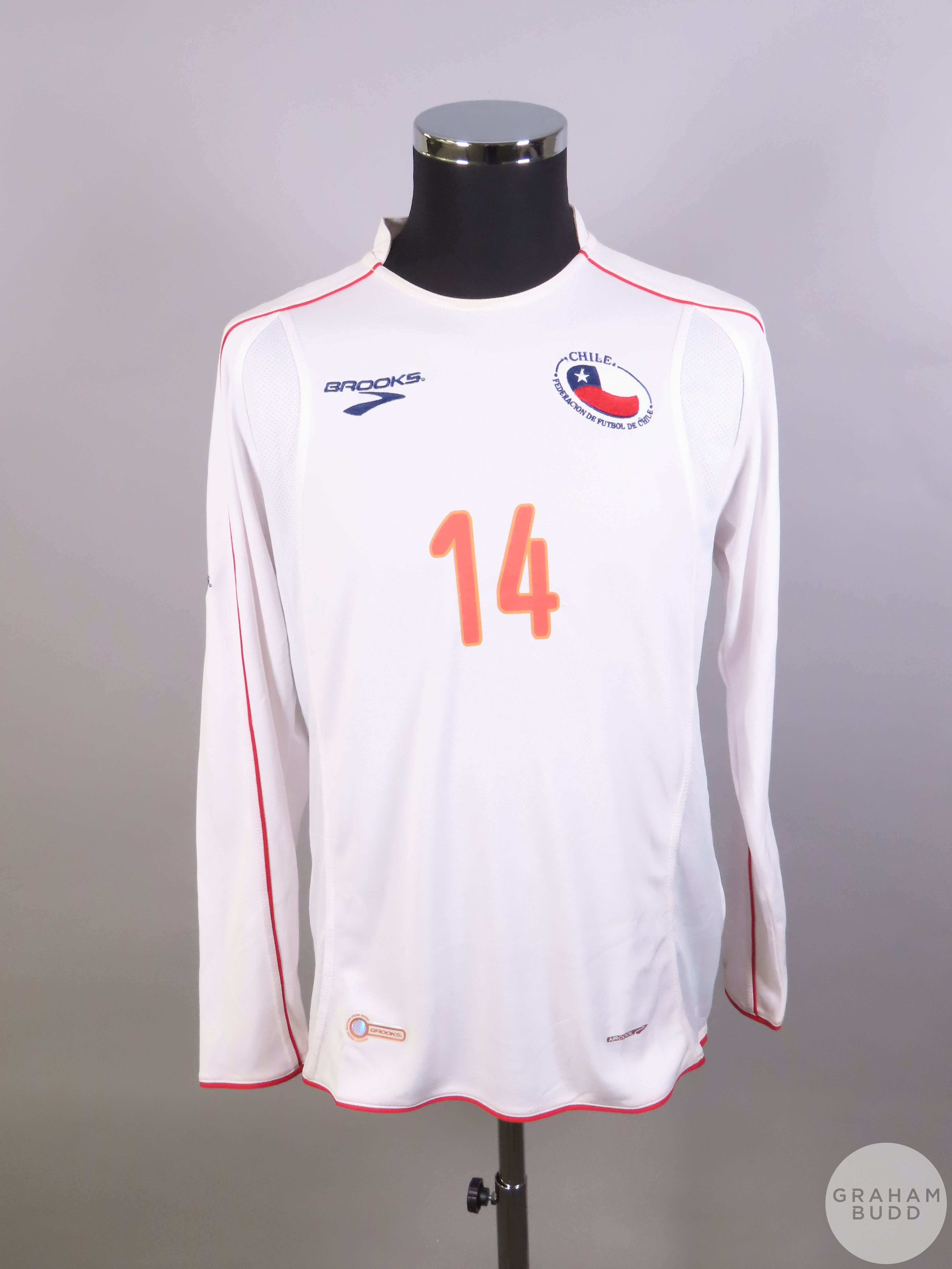 Matias Fernandez white Chile No.14 away shirt, 2010,