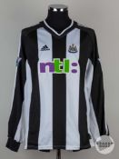 Olivier Bernard black & white No.35 Newcastle United v. Manchester United shirt, 2002