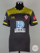 Nathan Redmond grey and yellow No.22 Southampton short-sleeved shirt, 2019-20