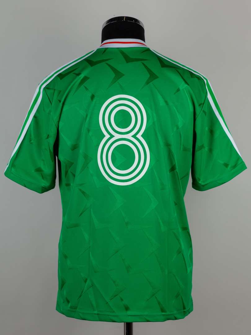 Ray Houghton green No.8 Republic of Ireland short-sleeved shirt, 1990 - Image 2 of 4
