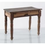 Modellino di tavolo in legno con cassetto, Italia, inizi del XX secolo. H cm 25.5x30x22 (usure -