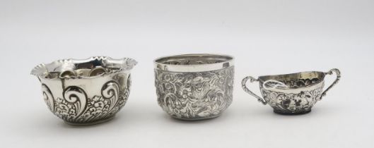 A late-Victorian silver sugar bowl, by Fenton Brothers, Sheffield 1900, with embossed scrolling