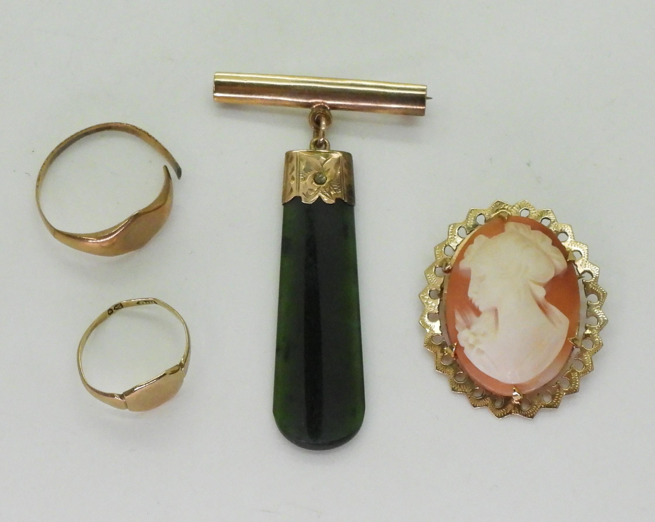 A 9ct gold mounted cameo brooch, a 9ct gold bar brooch with a New Zealand jade pendant, and two - Image 2 of 4